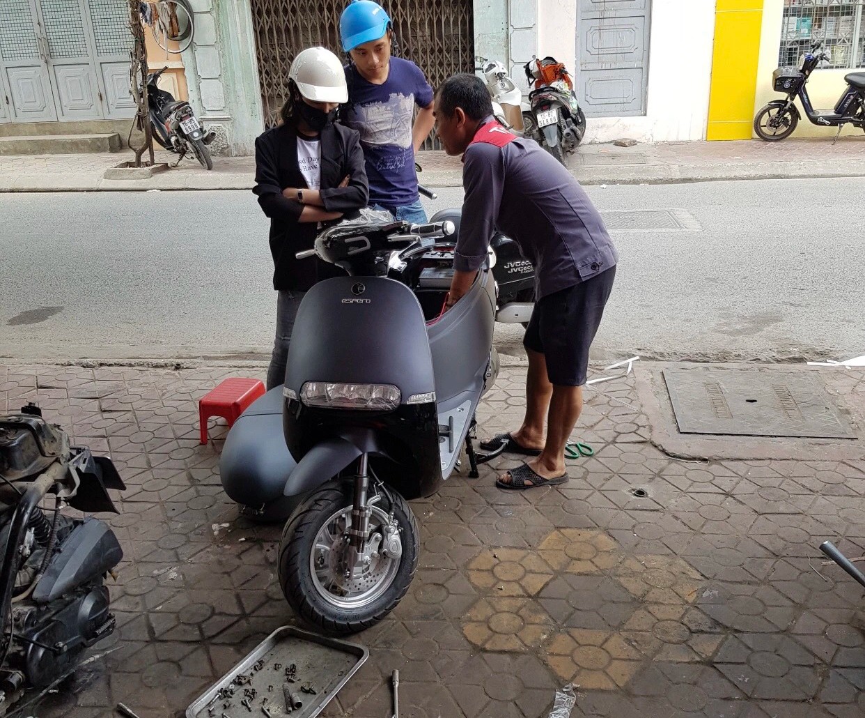 Nghề sửa xe điện phù hợp với người thích ổn định hay thích kiếm tiền nhanh?