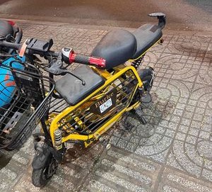 Xe đạp điện bị xuống cấp, trầy xước, cũ nát nên bán sớm