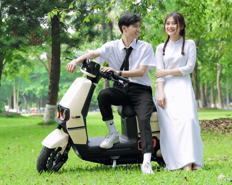 Xe máy điện chạy pin dung lượng cao, quãng đường dài