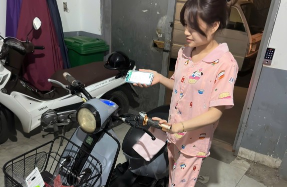 Thợ tới tận nhà sửa chữa cho em khách ở Ba Đình