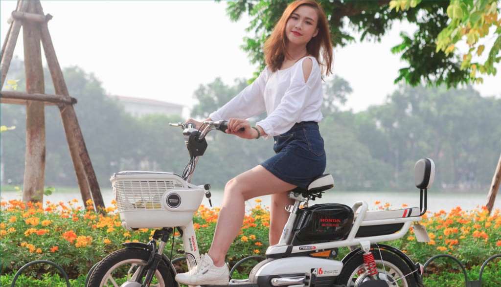 Không dùng xe thì để pin hết điện luôn cho đỡ phải sạc