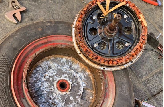 Nhân viên giỏi có kinh nghiệm sửa động cơ xe điện ở Hà Đông