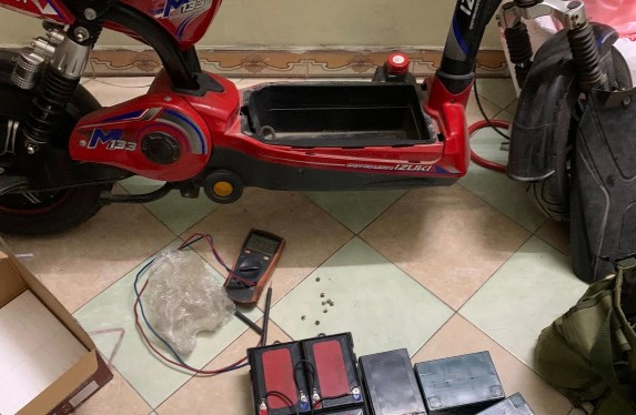 Thay ắc quy xe đạp điện tại nhà ở Long Biên