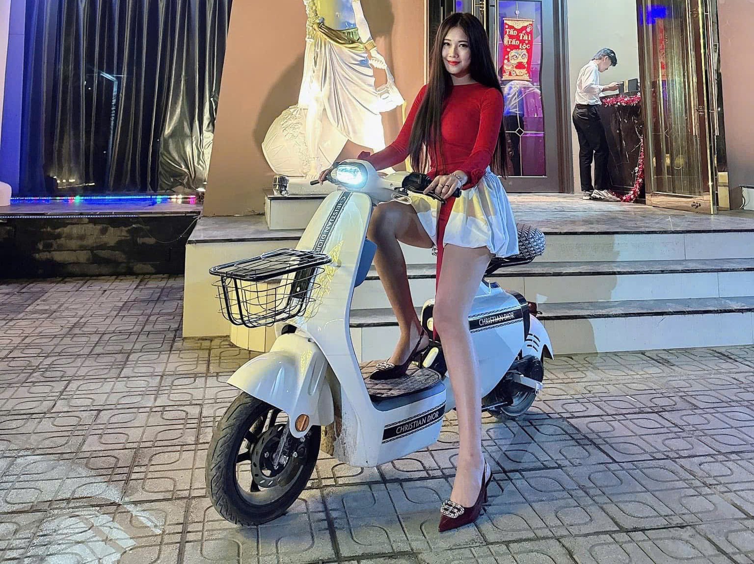 Xe đạp điện động cơ mạnh, leo dốc tốt, vận hành ổn định