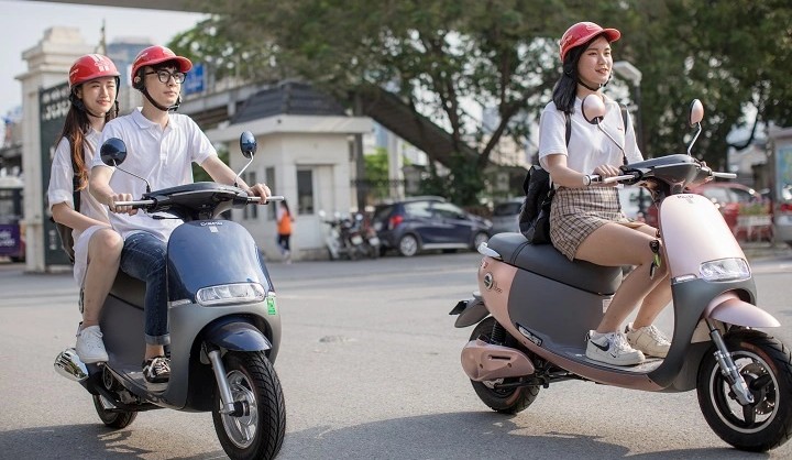 Hình ảnh xe máy điện phù hợp cho người đi làm và sinh viên